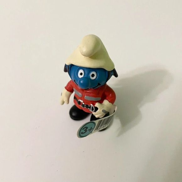 Vintage Smurfs Fireman Firefighter Figure Peyo PVC Toy Figurine - Picture 12 of 13